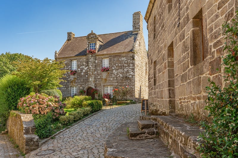 Colonial Village